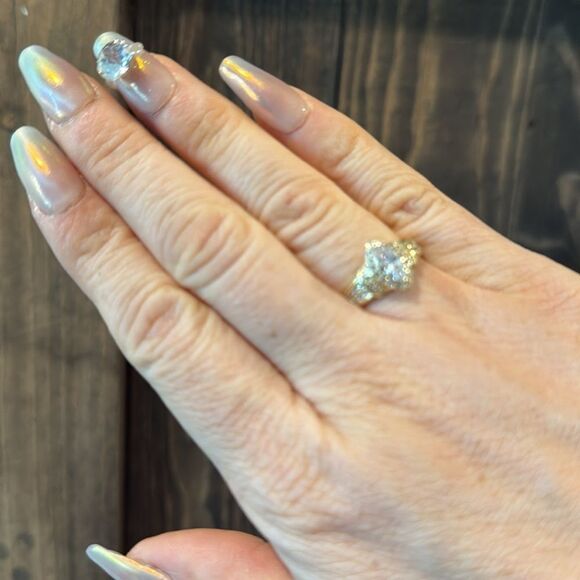 Elegant 14K Gold Plated Diamond Cubic Zirconia Ring Sz-7 - Picture 6 of 13